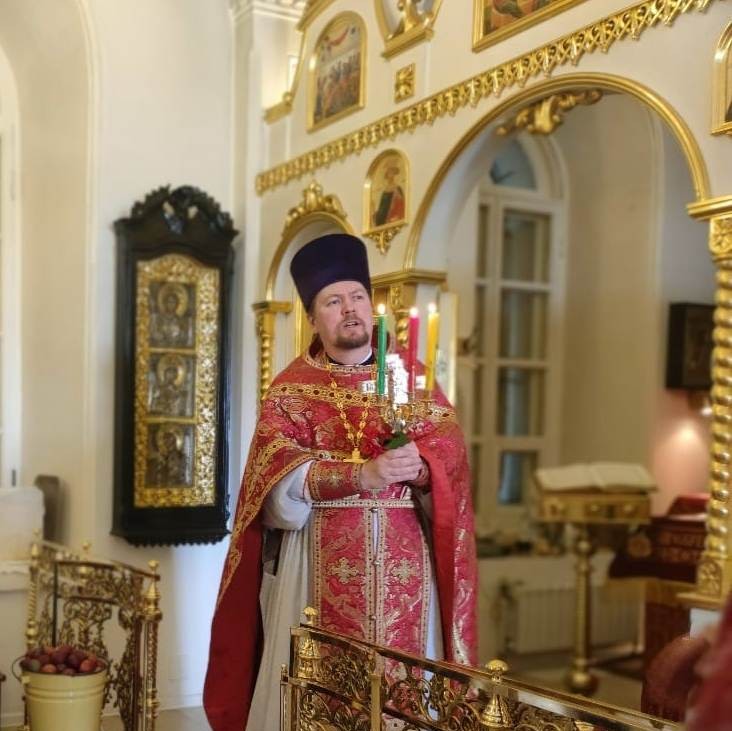 Священник Пётр Украинцев